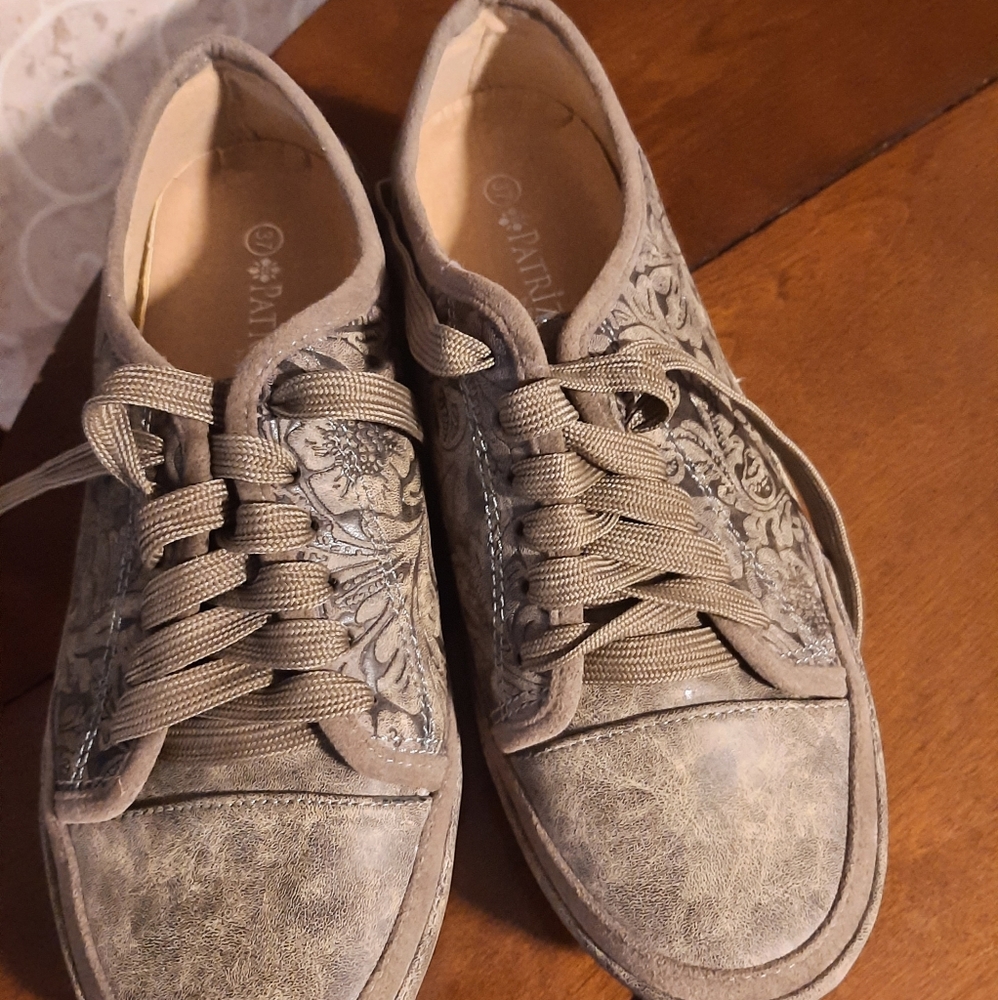 Patrizia by Spring Step Shoes